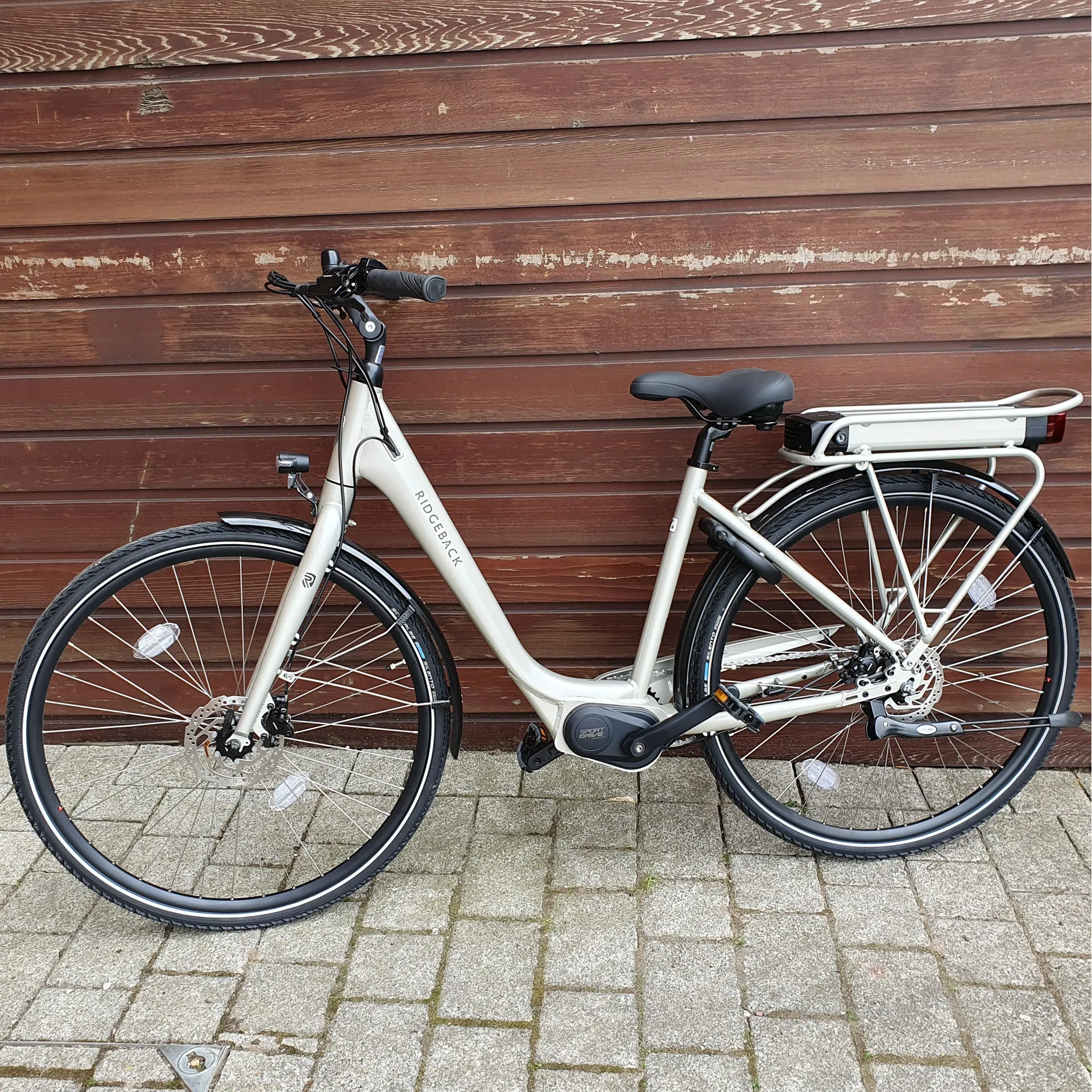 2020 Ridgeback Electron Electric Hybrid Bike in Silver