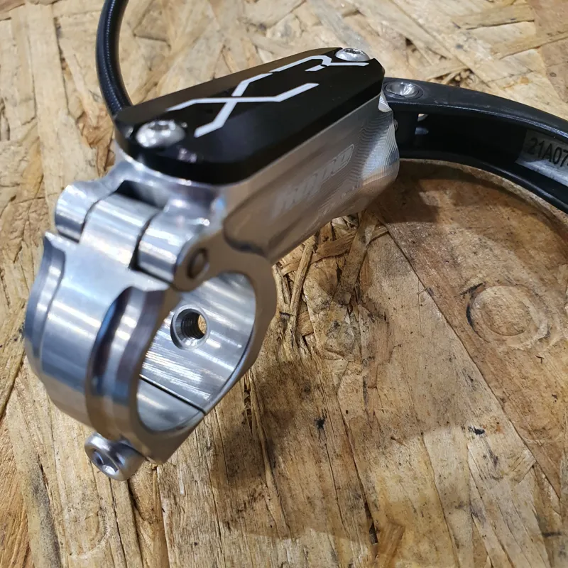 Hope XCR PRO X2 Front - No Rotor - - RH Silver black hose-2