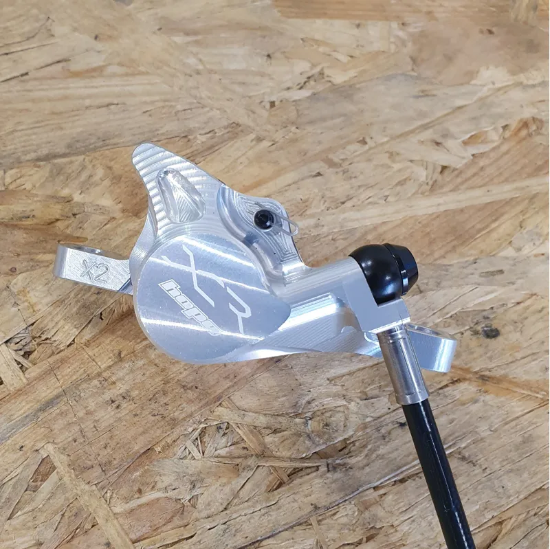 Hope XCR PRO X2 Front - No Rotor - - RH Silver black hose-1