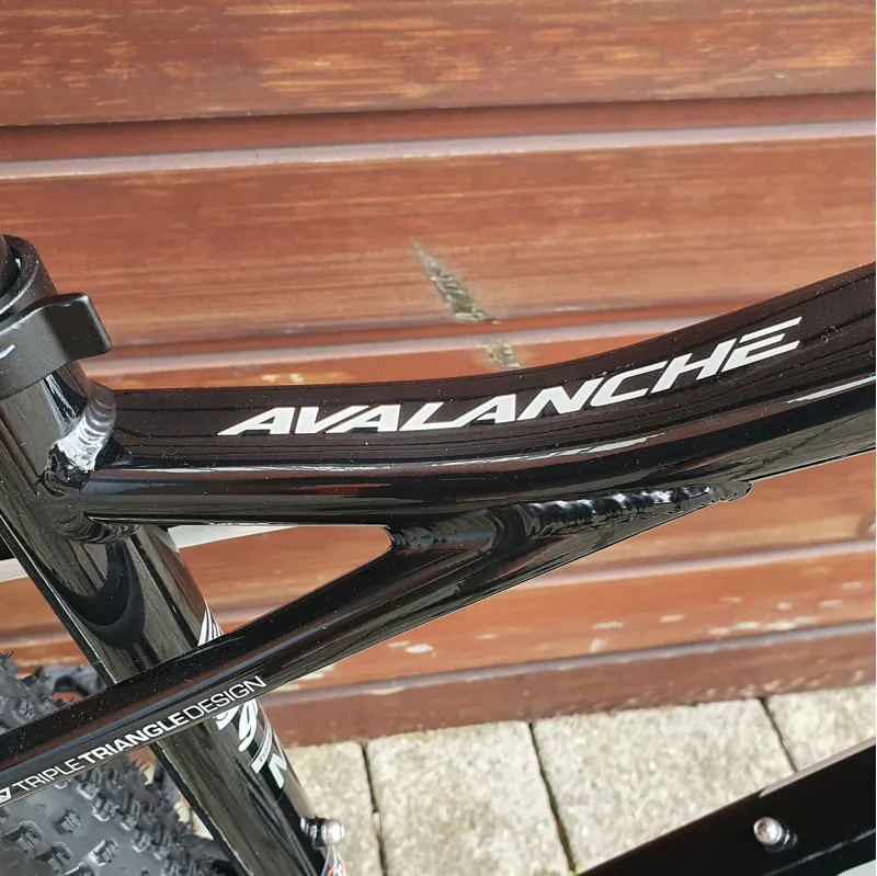 gt avalanche comp black