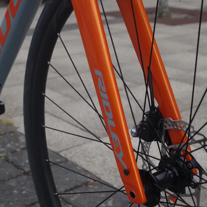 2023 Ridley Grifn 105 Carbon Road Bike Grey/Orange -3