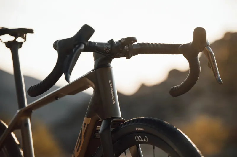 DENNA M10i Nickel Matt - Carbon Raw-3