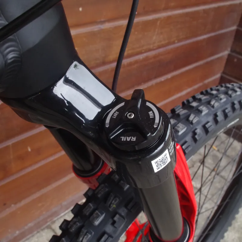 GT Sensor Comp BBQ Black full suspension 29er mountain bike -9