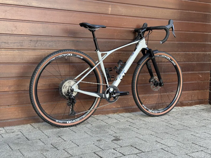 GT Grade Carbon X Grey Small-1