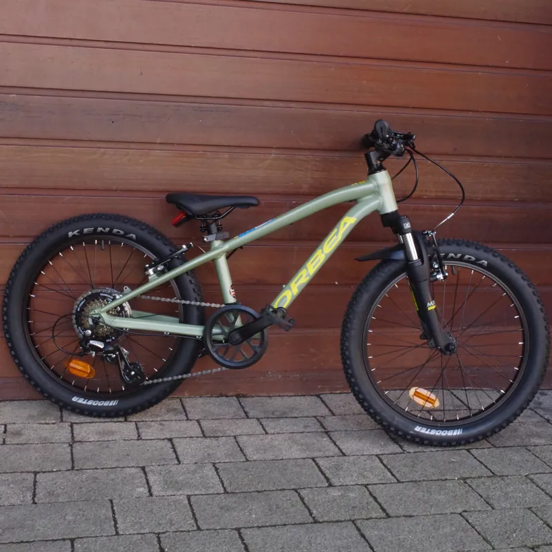 Orbea Mx 20 Xc Junior Bike In Metallic Green Artichoke Matt/Yellow Matt