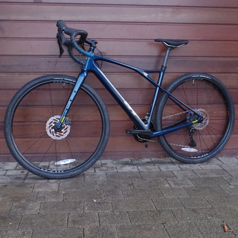GT Grade Carbon Pro Super Sparkle Teal Gravel Bike Meduim Ex Demo -5