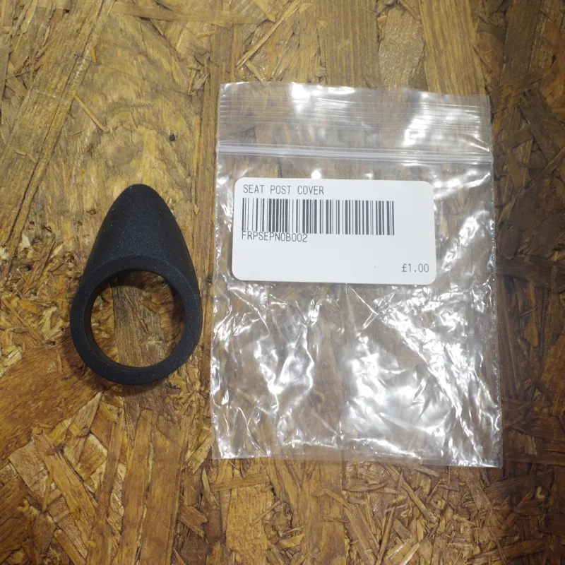 Seat post cover integrated seatpost clamp