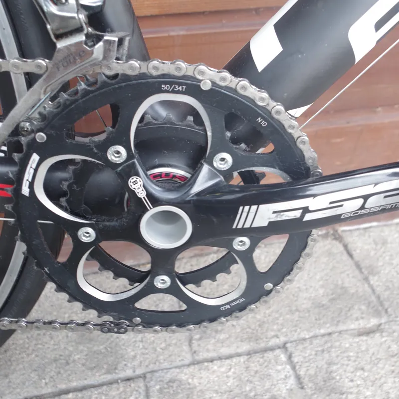 Focus Cayo 2.0 full carbon road bike with TT Bars.-3