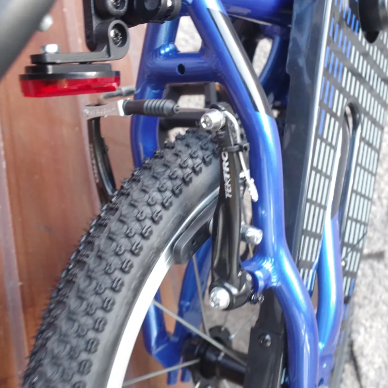 Merida Matts J.16 Kids Bike in Blue/Black-2