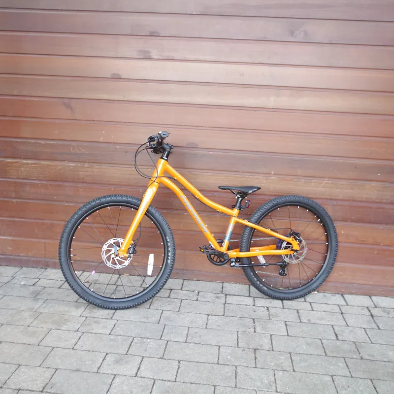 Merida Matts J.24+ Kids Bike in Silk Orange/Steel -3