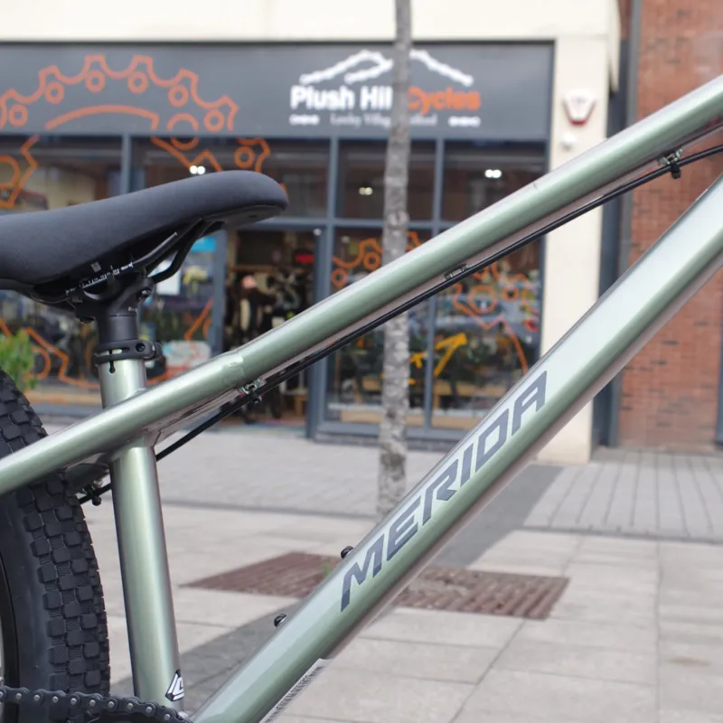 Merida Dirt 500 MTB in with Glossy Grey/Green Flake In Clear Coat-10