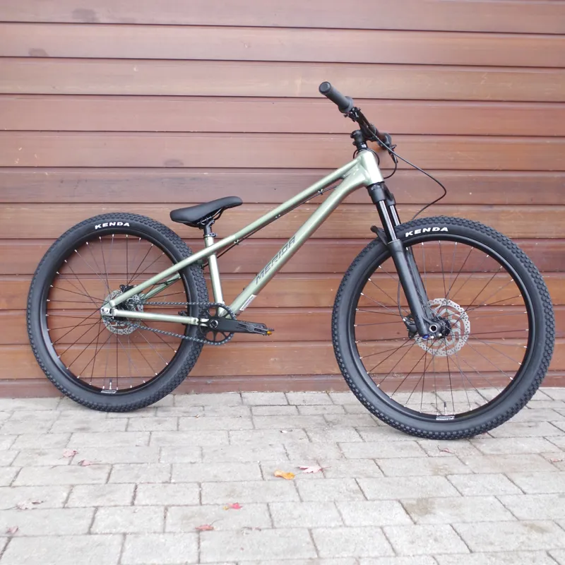 Merida Dirt 500 MTB in with Glossy Grey/Green Flake In Clear Coat