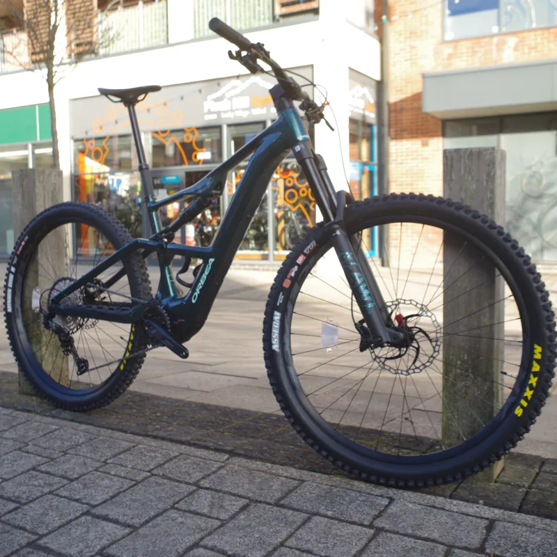 Orbea Rise Lt H20 E-Mountain Bike In Escape Green-Splash Ice Green Gloss-8