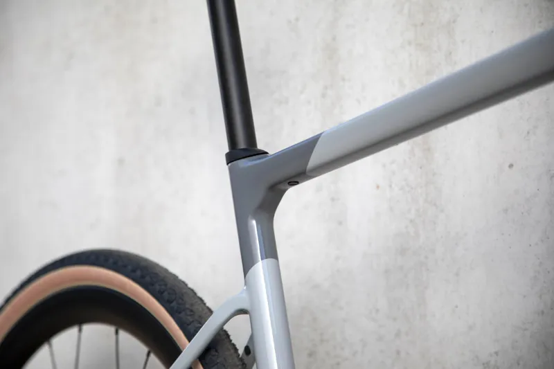 Ridley Grifn 105 Carbon Allroad Gravel Bike Grey-3