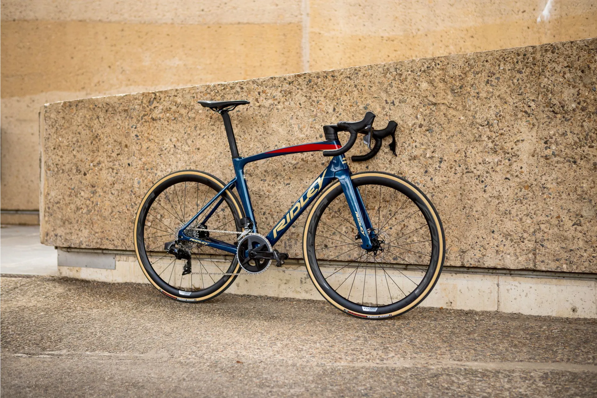 Ridley Aero Track Bike Ridley Noah Disc 105 2x11 Carbon Aero Race