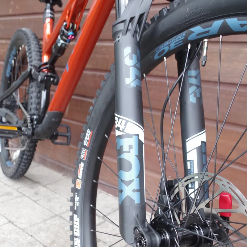 2026 Whyte T-140 RS Full Suspension Mountain Bike Tiger orange-3