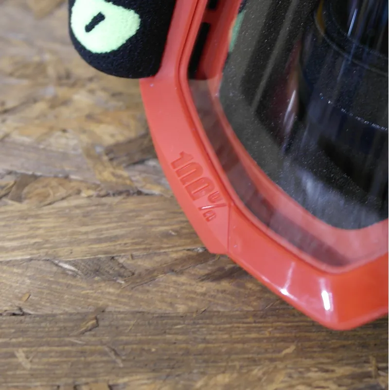 100 Percent STRATA MINI GOGGLE RED-3