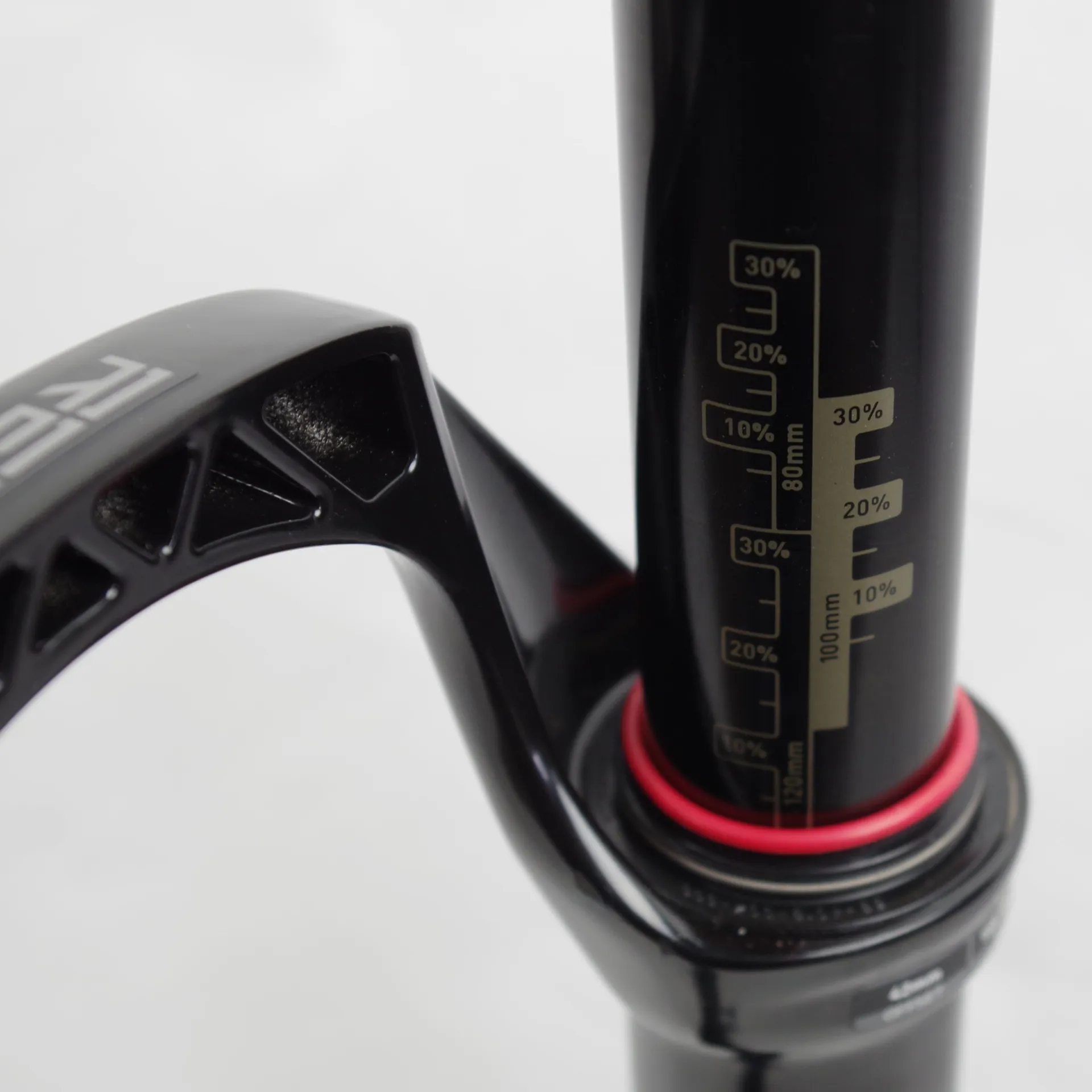 Arbre Pneumatique Rock Shox Pour Reba/SID – 120 Mm – 27/29 Pouces – Neuf