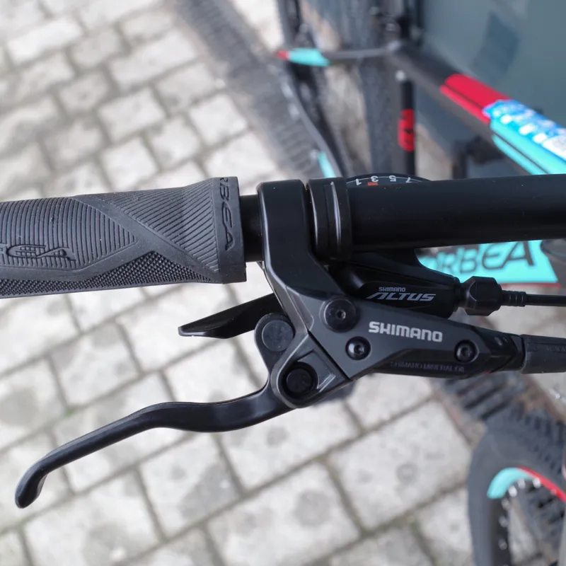 2018 Orbea MX40-27.5 Mountain Bike Black-Turquoise-Red Small-5