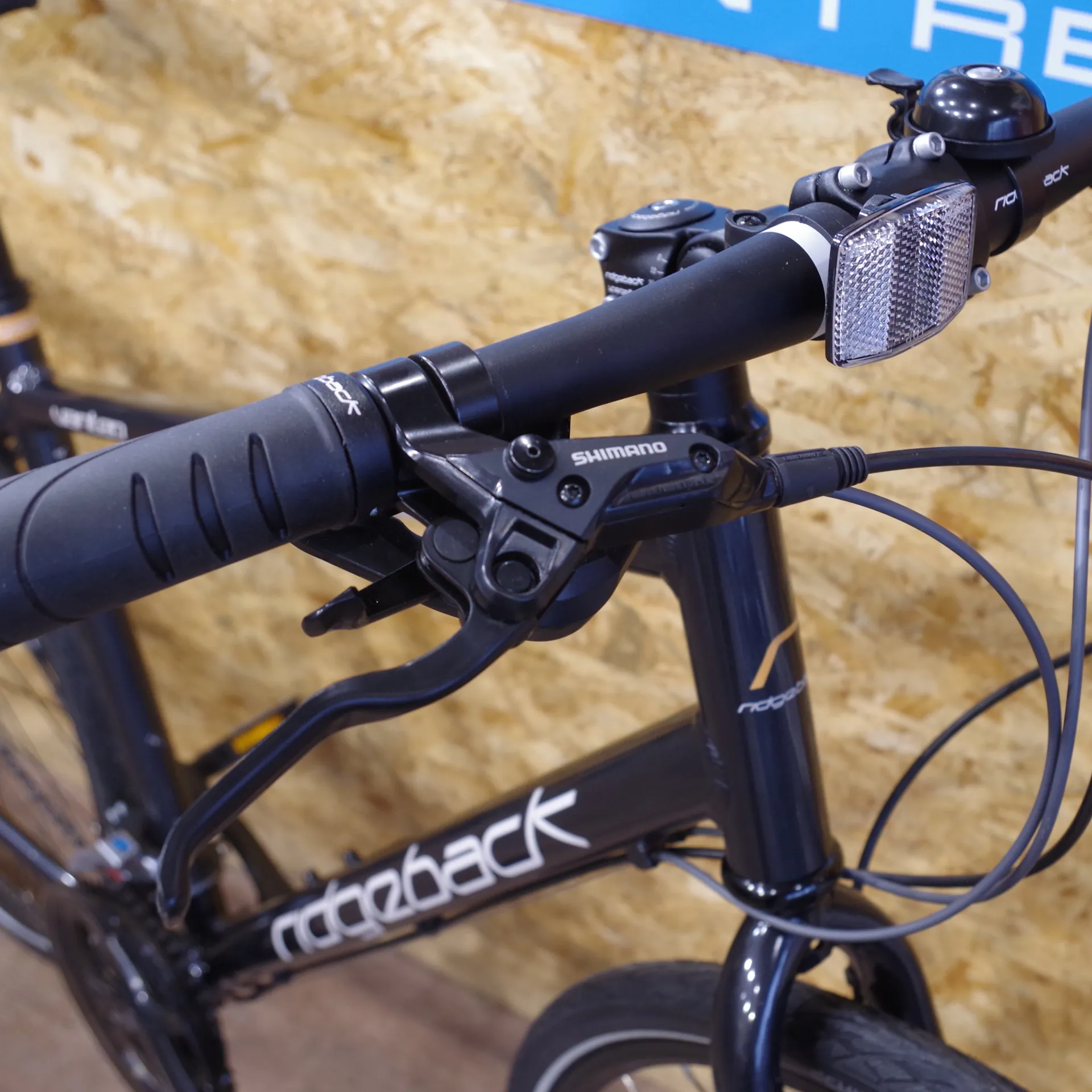 2018 Ridgeback Vanteo Mens Hybrid Bike