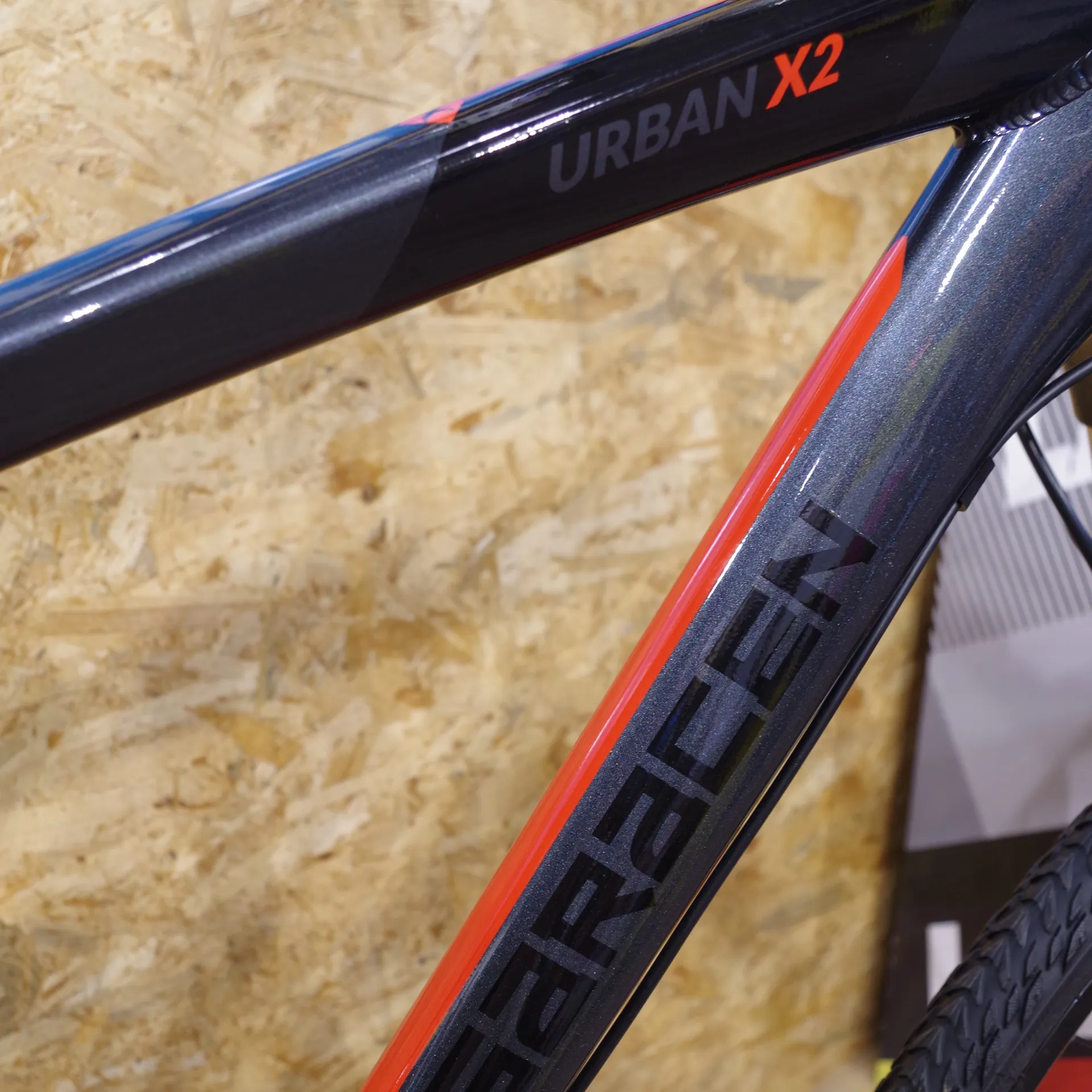 2018 Saracen Urban CROSS Mens Hybrid Bike