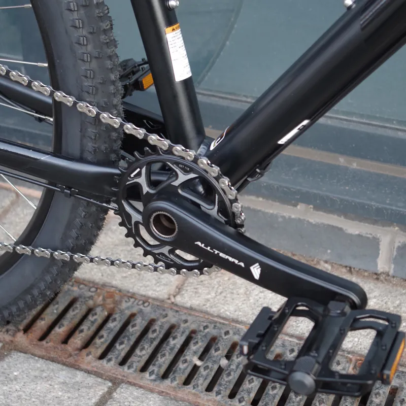 2019 GT Bikes Avalanche Expert Black Mountain Bike