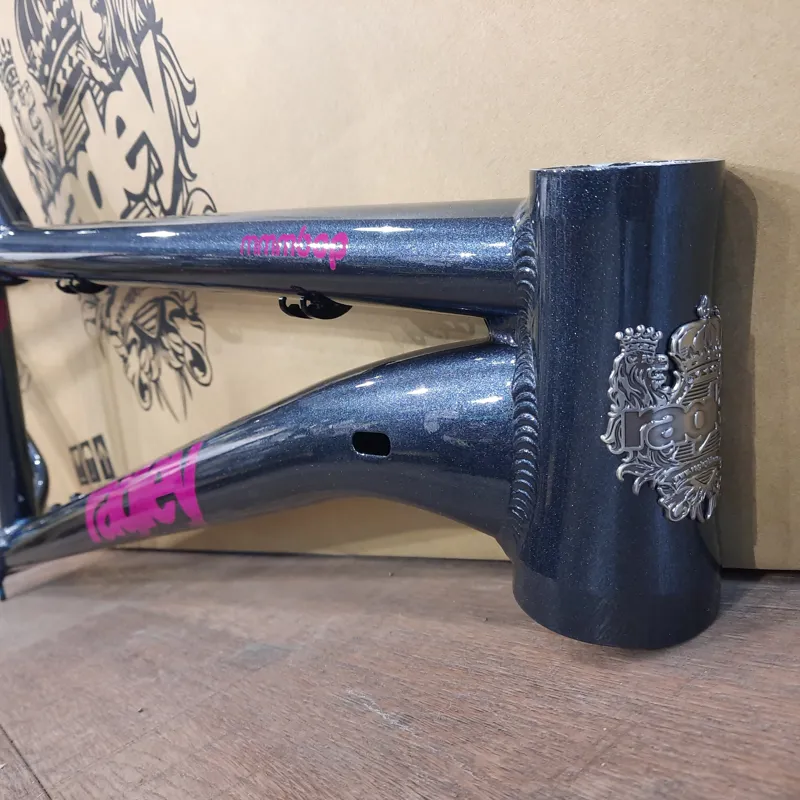 Mmmbop cheap frame 2021