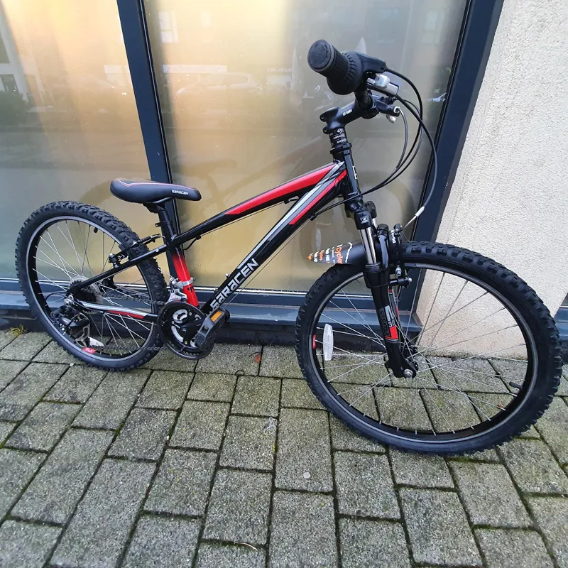 Pre Loved Saracen TUFFTRAX JNR Childrens Bike in Black