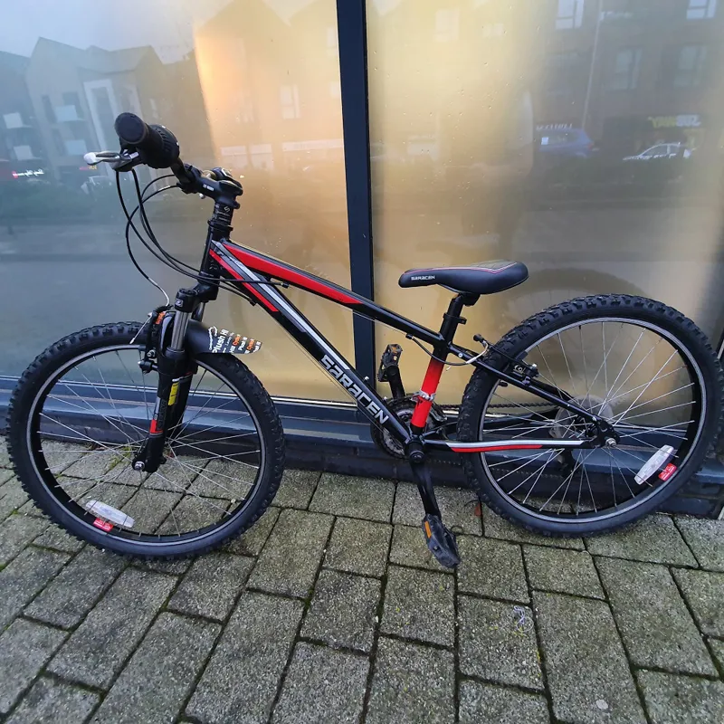 Pre Loved Saracen TUFFTRAX JNR Childrens Bike in Black-1