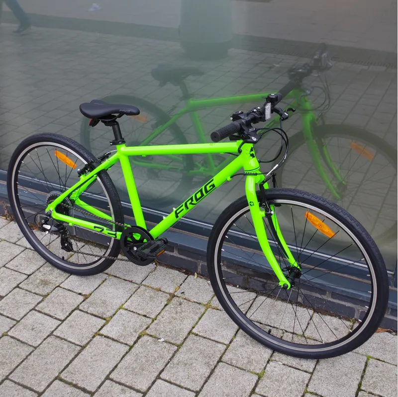 Frog Childrens Lightweight Hybrid 73cm Neon Green 26 inch wheels