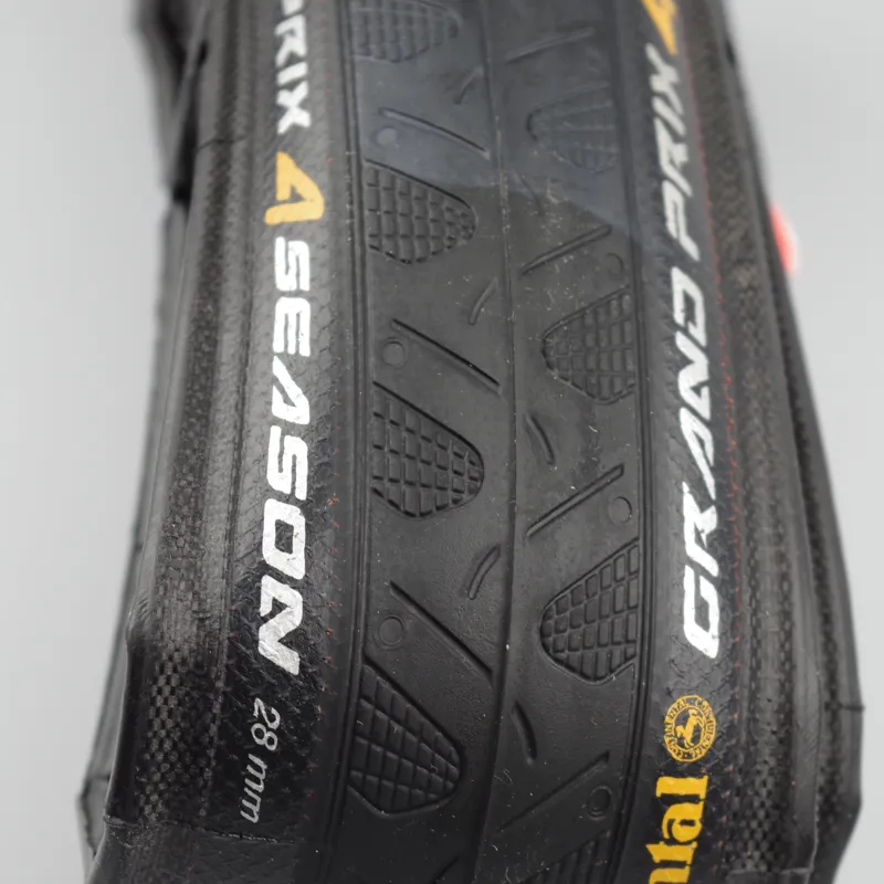 Continental Grandprix 4Season 700x23/25/28c-1
