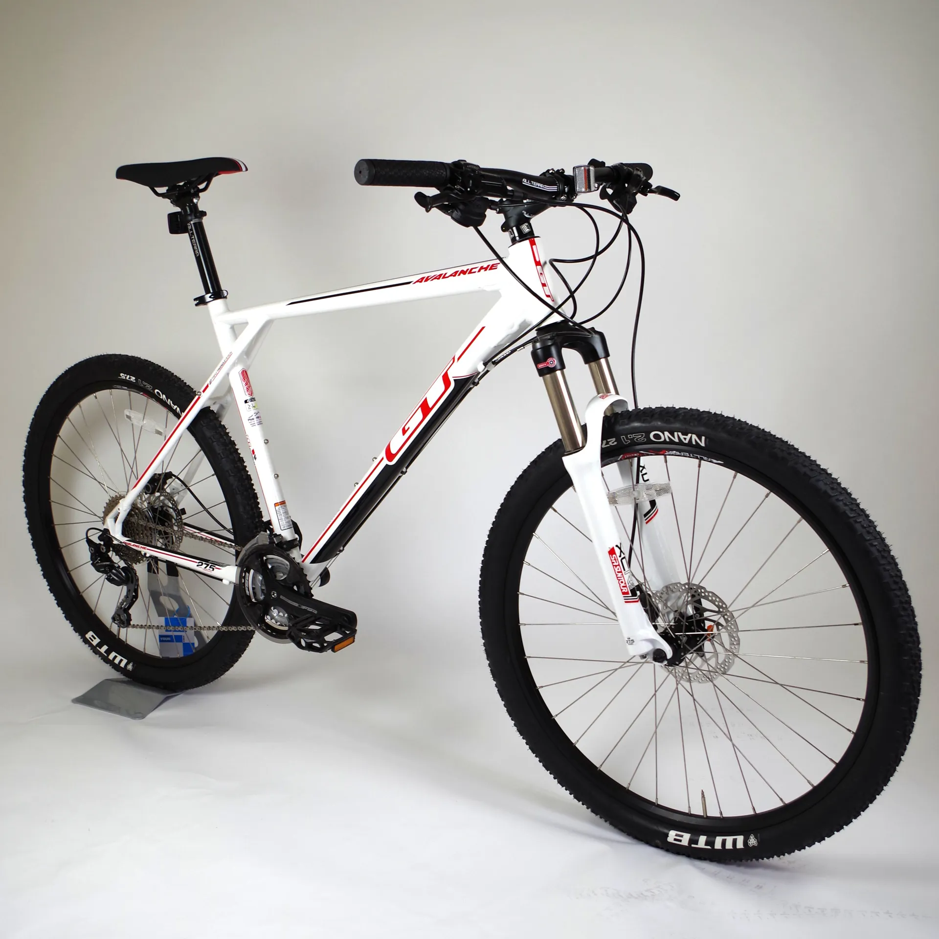 2015 GT Avalanche Elite White XL