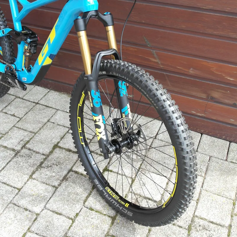 GT Bikes Force Carbon Pro Cyan Full Suspension mtb-3