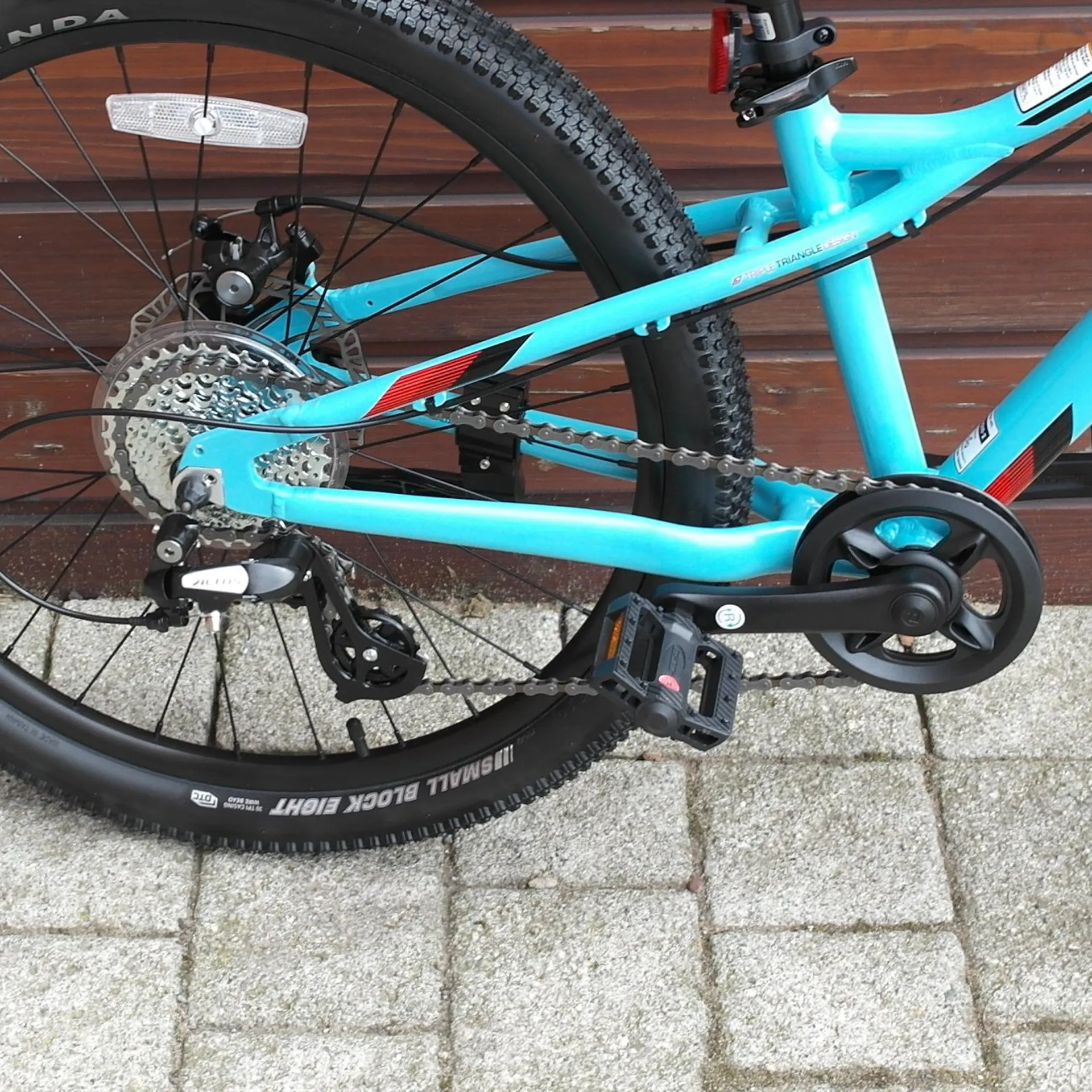 2020 GT Stomper Ace 24 inch Childrens Mountain Bike in Blue