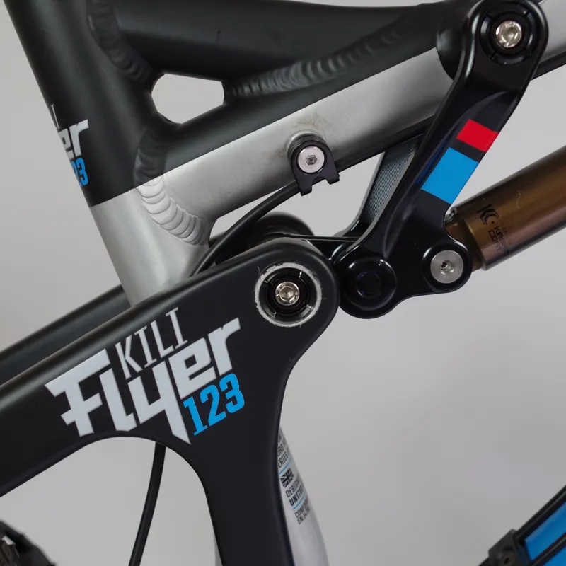 2015 Saracen Kili Flyer 123 full suspension mtb-10