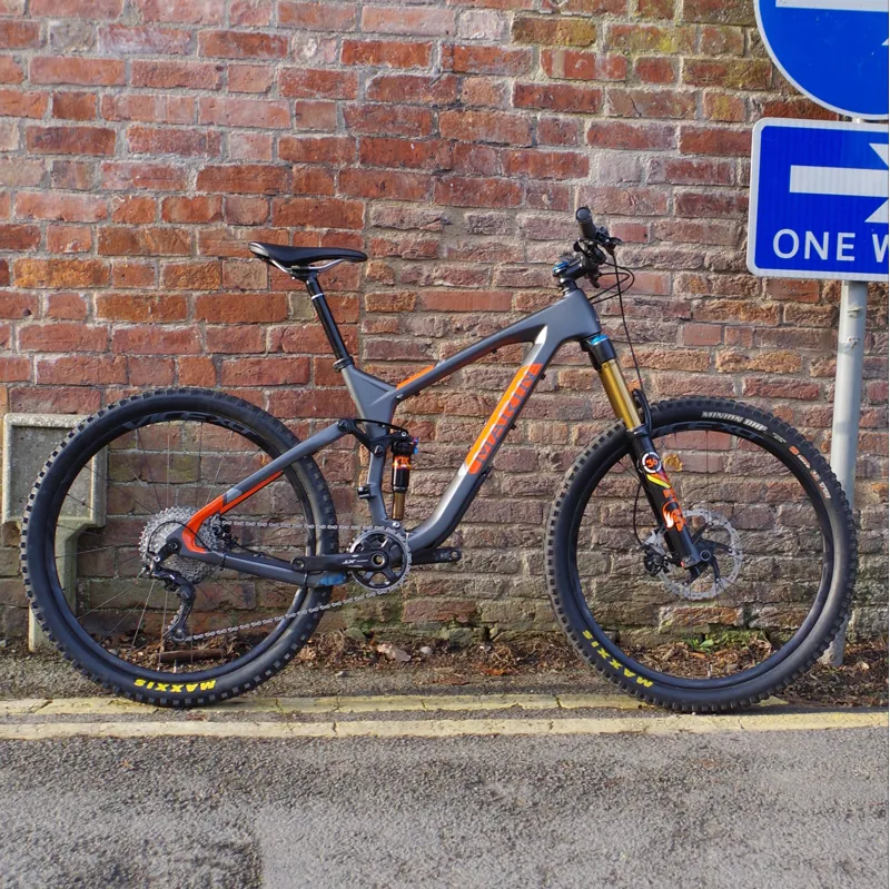 Custom Mount Vision Carbon Medium