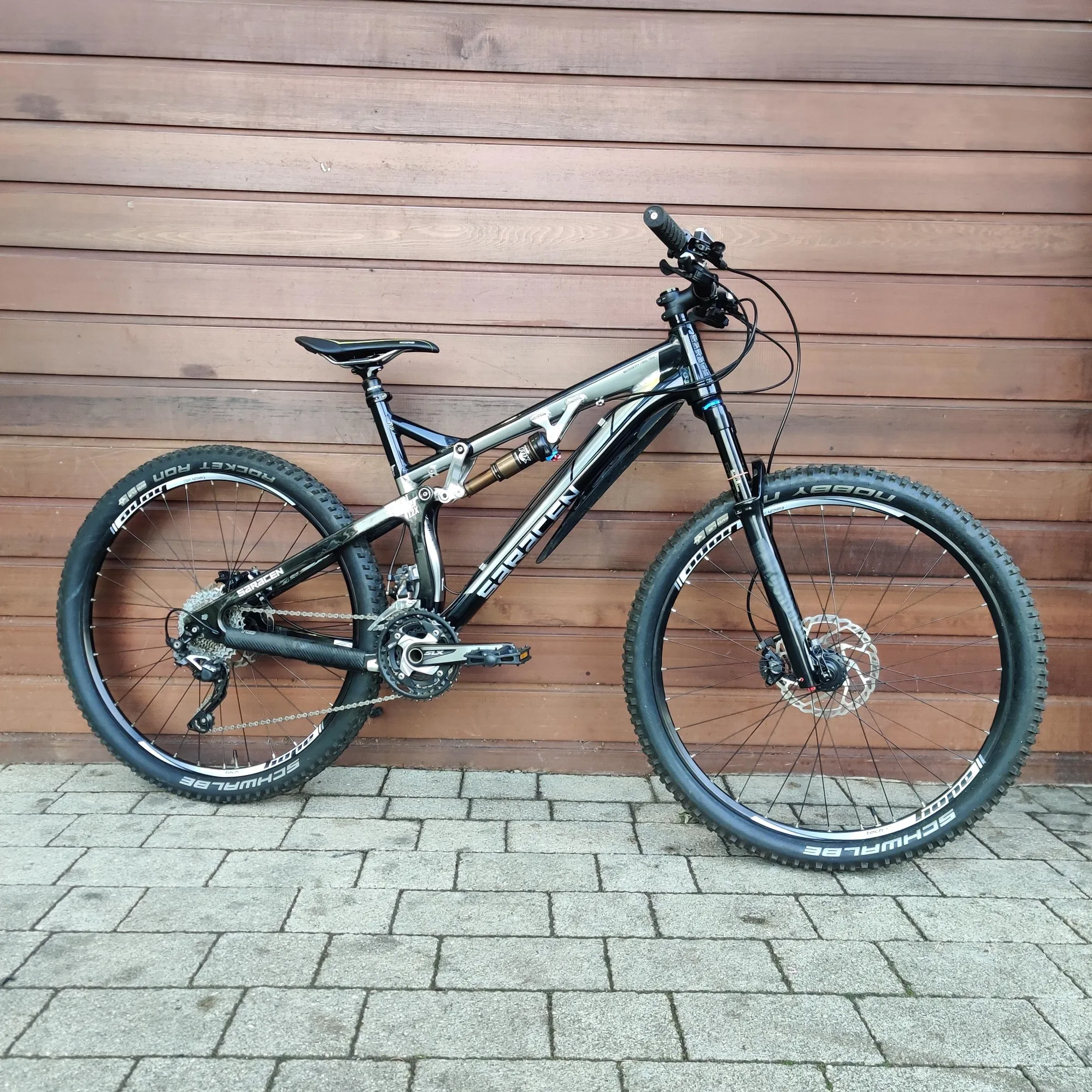 Pre Loved Saracen Kili Flyer Full Suspension Carbon MTB Black Sil