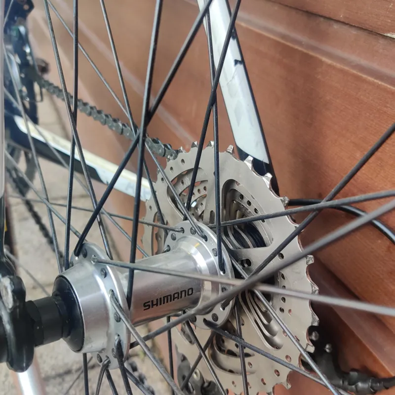 Preloved Trek Alpha 2.3 Aluminium Road Bike 54cm Black Silver-7