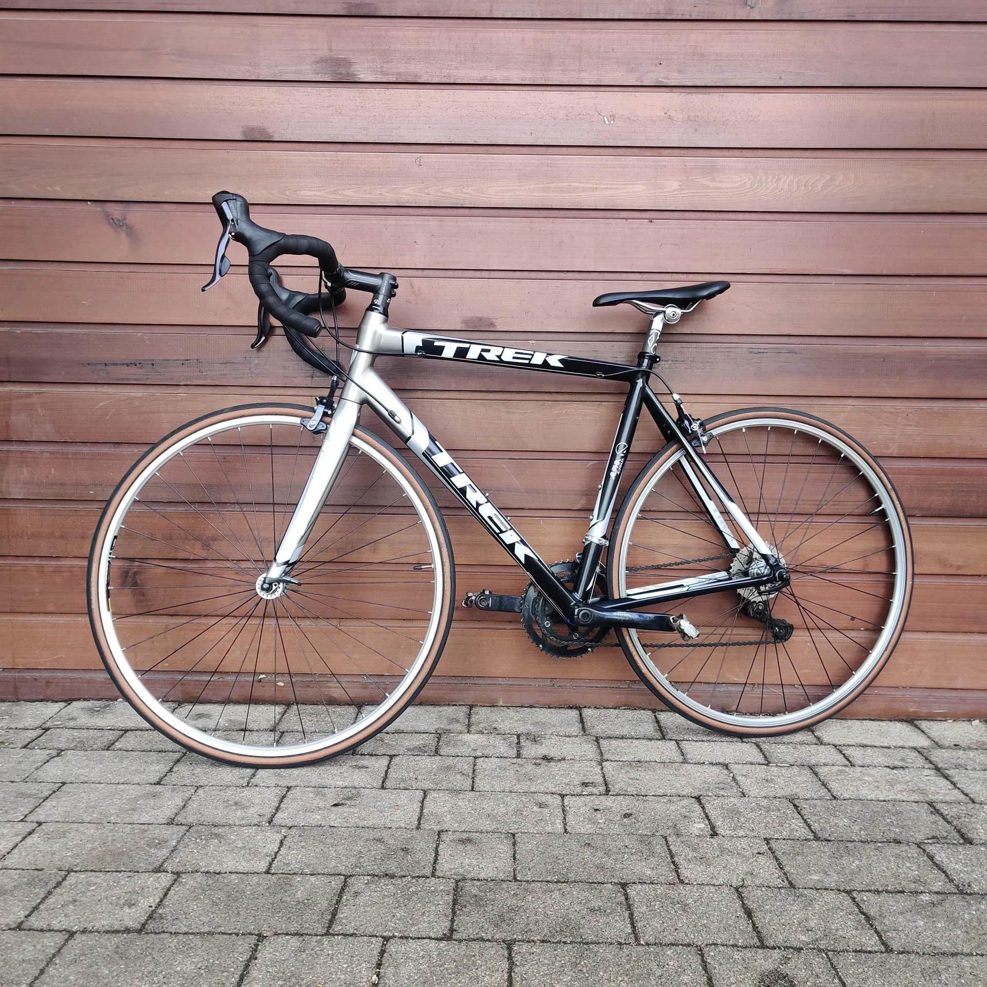 Preloved Trek Alpha 2.3 Aluminium Road Bike 2.3 54cm Black Silver