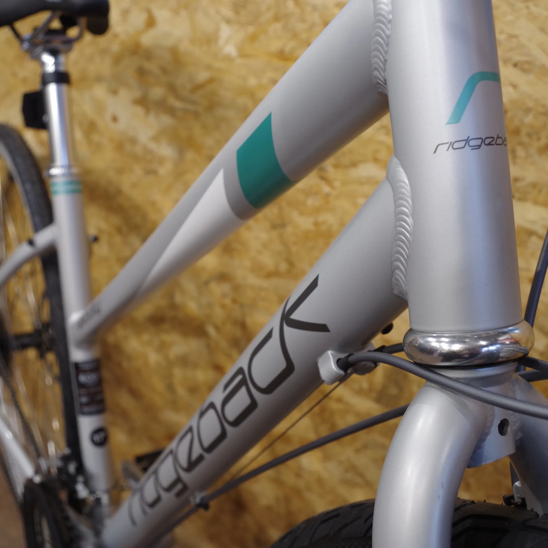 2018 Ridgeback Velocity Open Frame 17 inch Silver