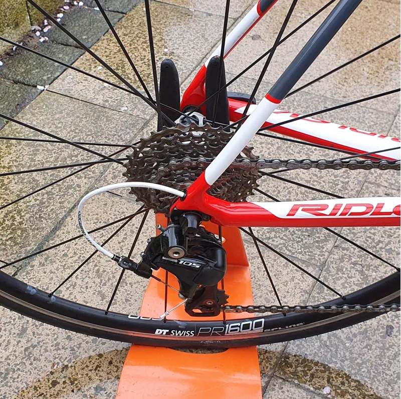 Pre Loved 2018 Ridley Fenix Carbon 105 Road Bike in Red-3