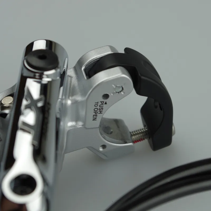 XT M785 Silver Bundle-3