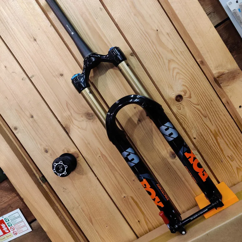 Fox float 38 sales factory grip2 kashima