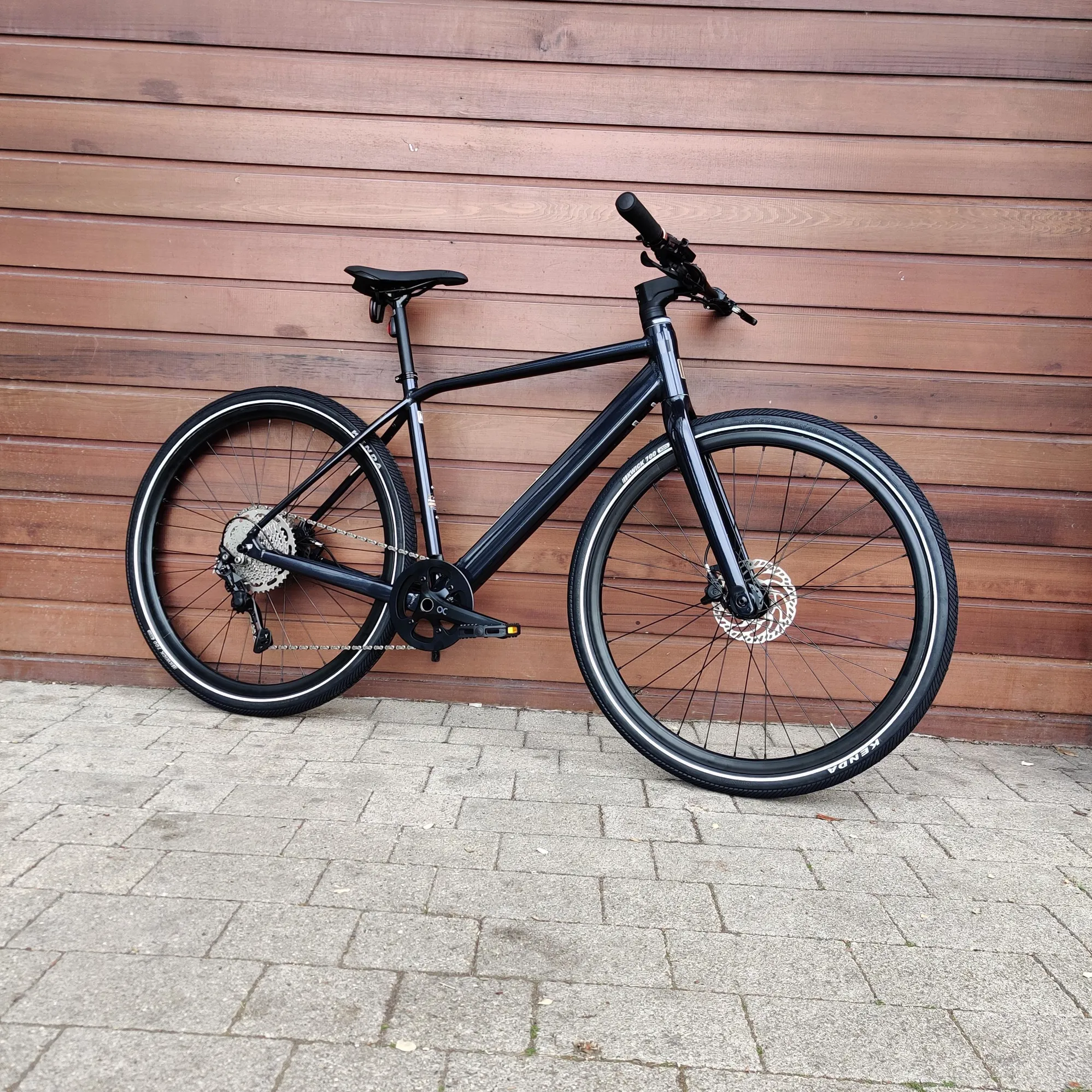 2022 Orbea Vibe H30 Urban city EBike in Black Blue MEDIUM