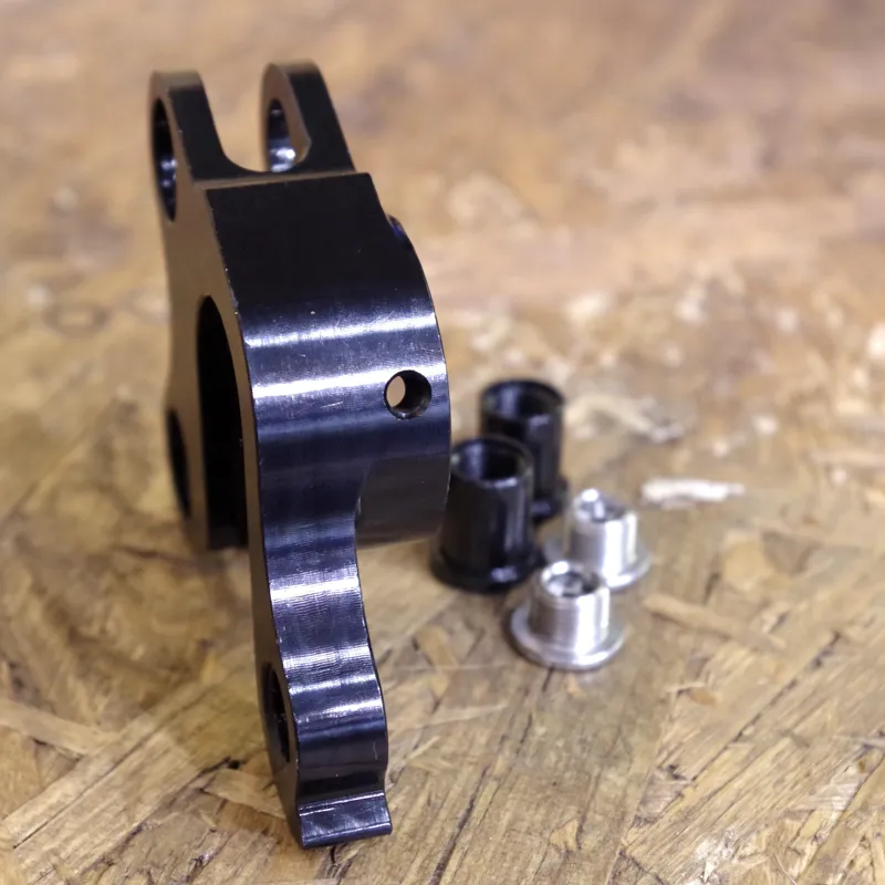 Transition Covert, Bandit, Transam RH Mech Hanger 12x142 thru-4