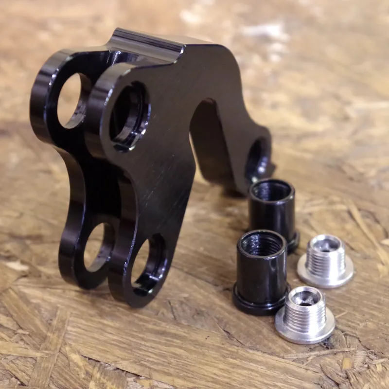 Transition Covert, Bandit, Transam Right Hand Mech Hang 10x135qr-1