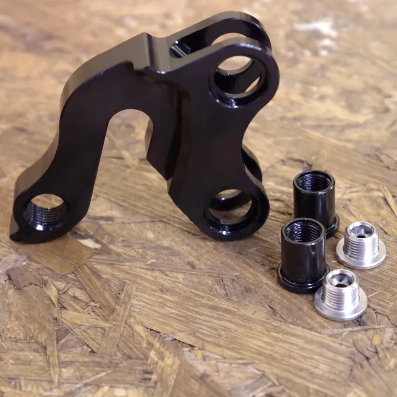 Transition Covert, Bandit, Transam Right Hand Mech Hang 10x135qr