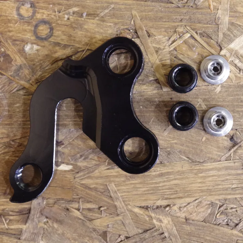 Transition Covert, Bandit, Transam Right Hand Mech Hang 10x135qr-4