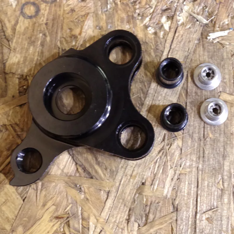 Transition Covert, Bandit, Transam RH Mech Hanger 12x142 thru-1